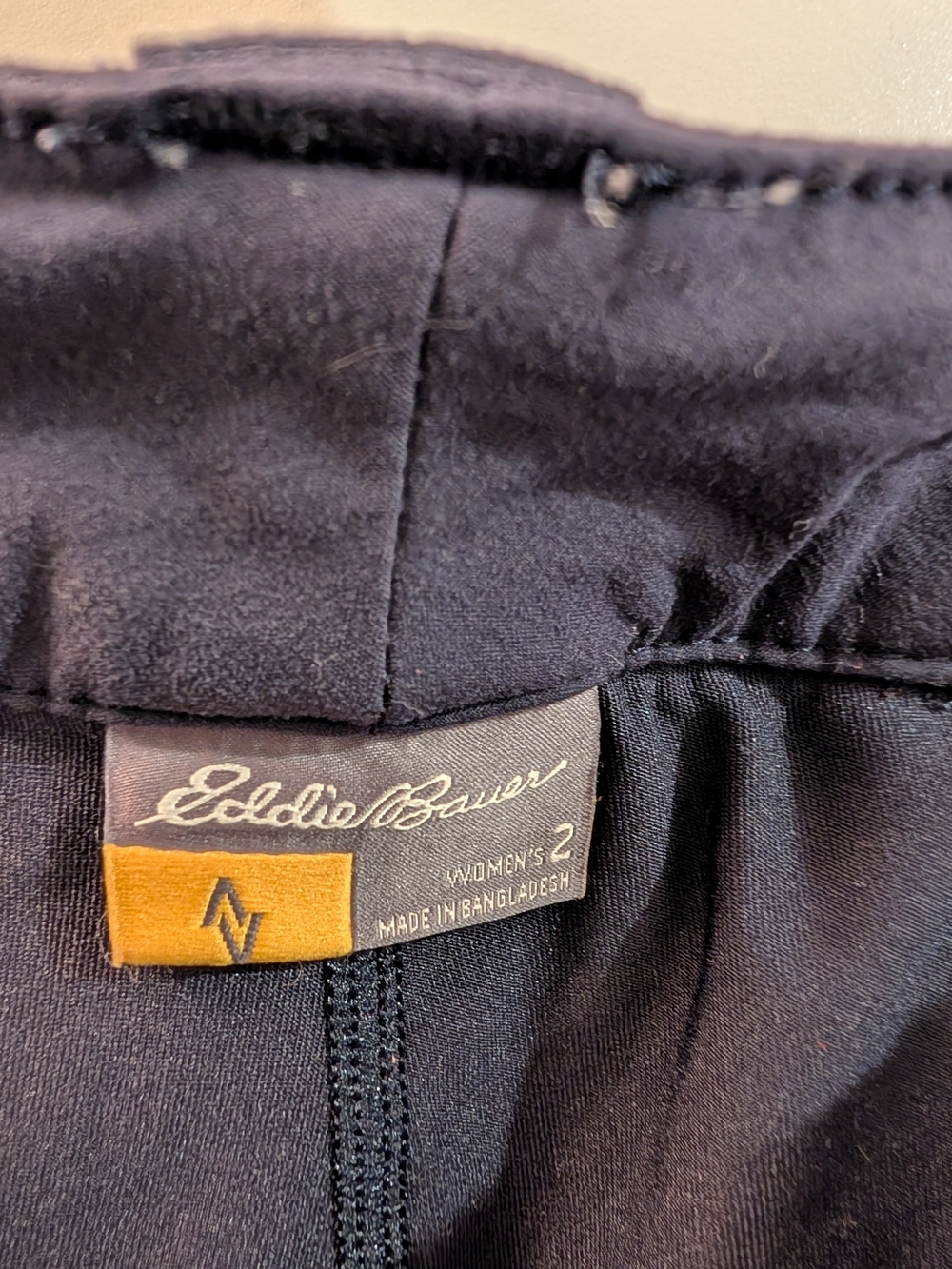 Women's Navy Eddie Bauer Travex Skort (straight fit and stretchy) - Picture 6 of 13